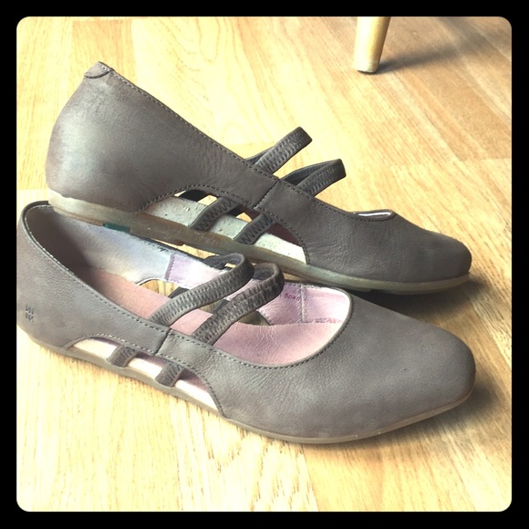 Dansko Shoes - El Naturalista chocolate flats excellent cond